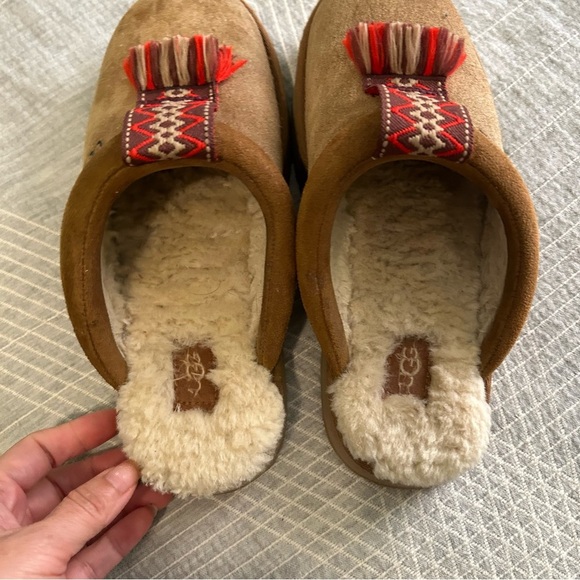 UGG Kids Tazzle Suede Slippers big kid sz 4 - Picture 9 of 16